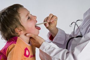 Причини першіння в горлі у дитини