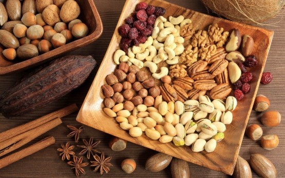Які горіхи найкорисніші для організму, склад, таблиця калорійності на 100 грам